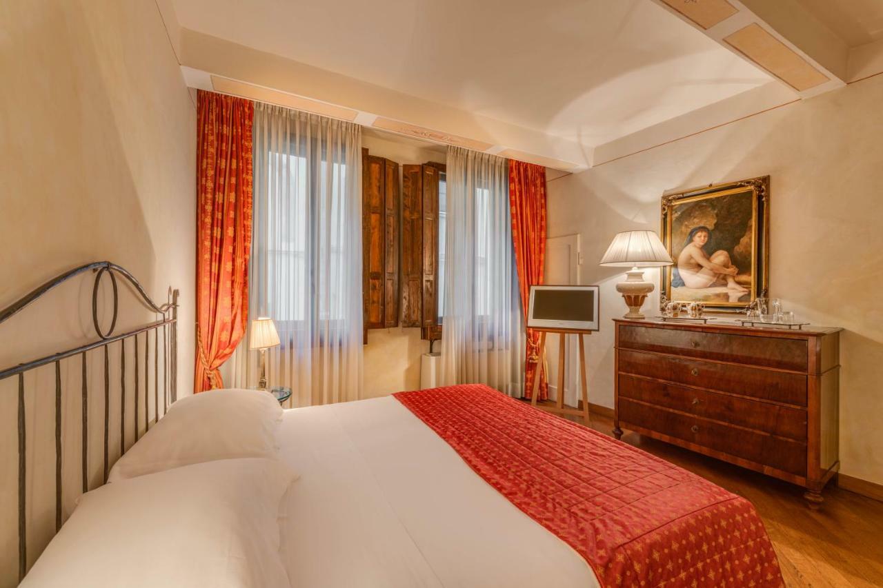 Residenza D'epoca In Piazza Della Signoria Bed and breakfast 2*